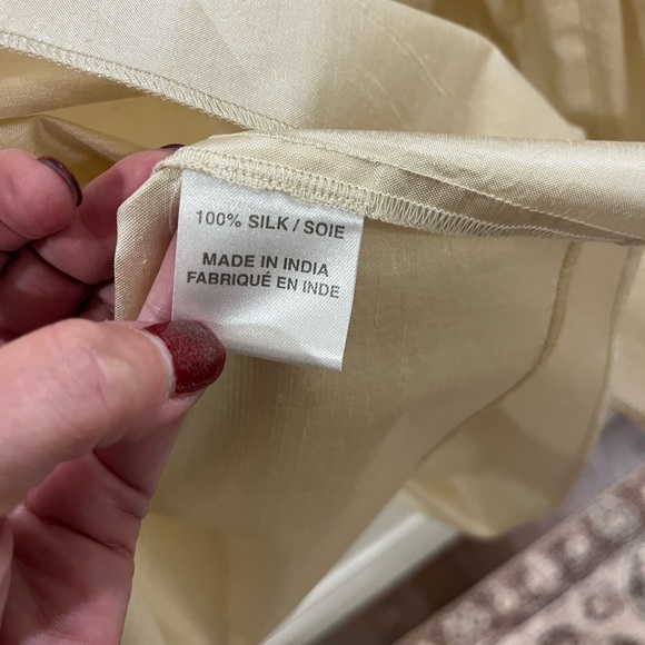 ABSOLUTELY STUNNING 💃 HOLT RENFREW Cream Coloured Raw Silk Skirt - size 8 - Picture 4 of 11